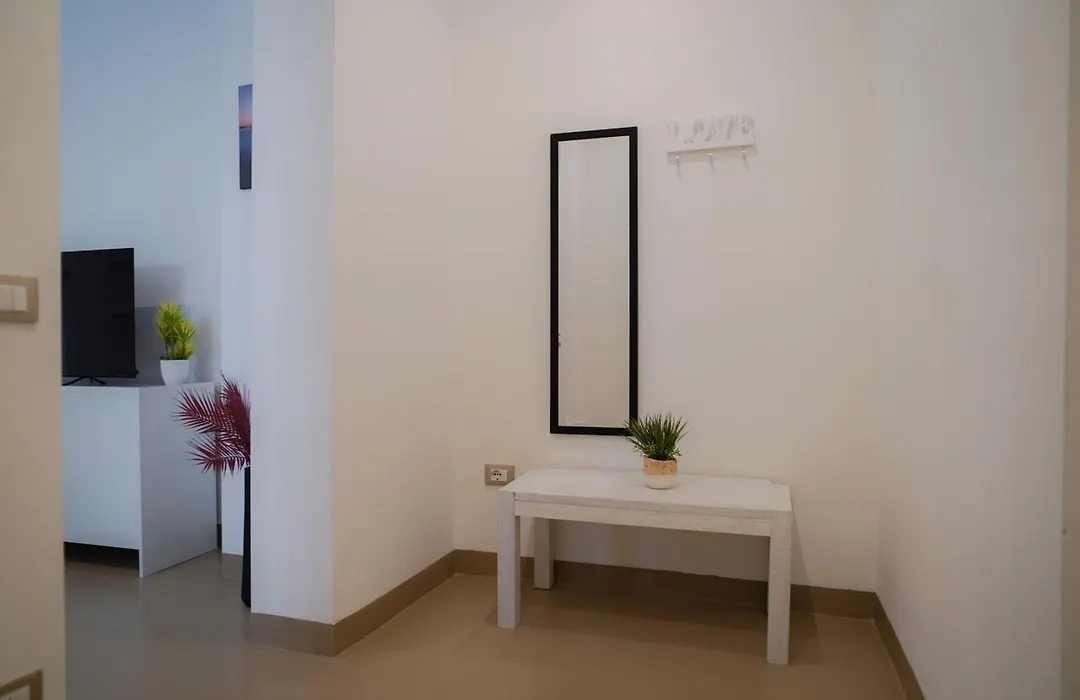 Marina Sea Apartments-Seaside Boutique-1