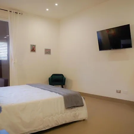 Marina Sea Apartments-Seaside Boutique-2